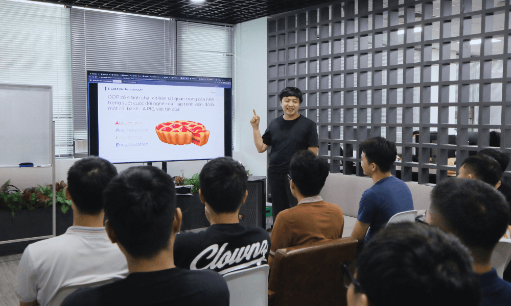 Object Oriented Programming - Mr. Nghiem Tuan Minh (Project Manager)